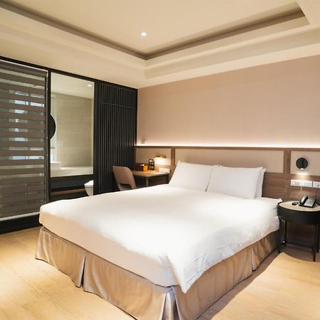 Royal Rose Hotel Zhongshan Taipé Exterior foto